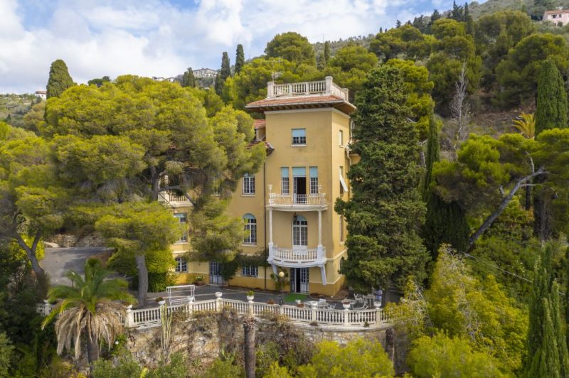 Jahrhundertwende Villa mit herrlichem Meerblick