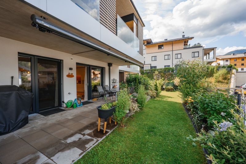 Garten mit Aussicht in Flachau: 4-Zimmer-Wohnung in Ruhelage /  / 5542 Flachau / Bild 4