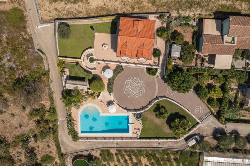 Exklusive Villa in Ospedaletti: Luxurises Wohnen mit Meerblick und Swimmingpool /  / 18014 Ospedaletti / Bild 1