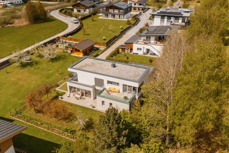 Ruhig . Privat . Besonders - Stilvolle Villa am Teich /  / 5730 Mittersill / Bild 1