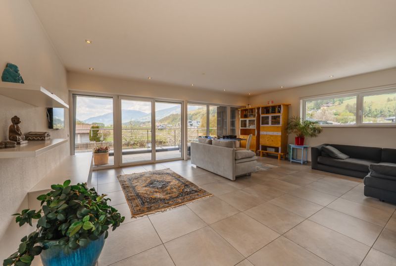 Ruhig . Privat . Besonders - Stilvolle Villa am Teich /  / 5730 Mittersill / Bild 3