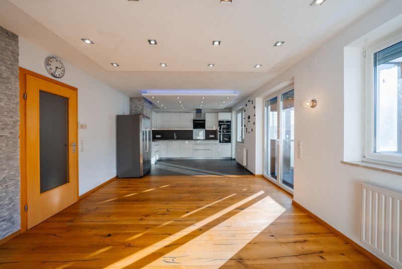 Wohngenuss pur ? Lichtdurchflutete 4-Zimmerwohnung /  / 5760 Saalfelden am Steinernen Meer / Bild 2