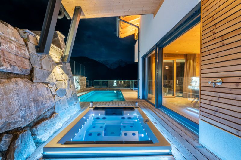 Alpiner Luxus - Exquisites Chalet mit Pool /  / 5662 Gries / Bild 1