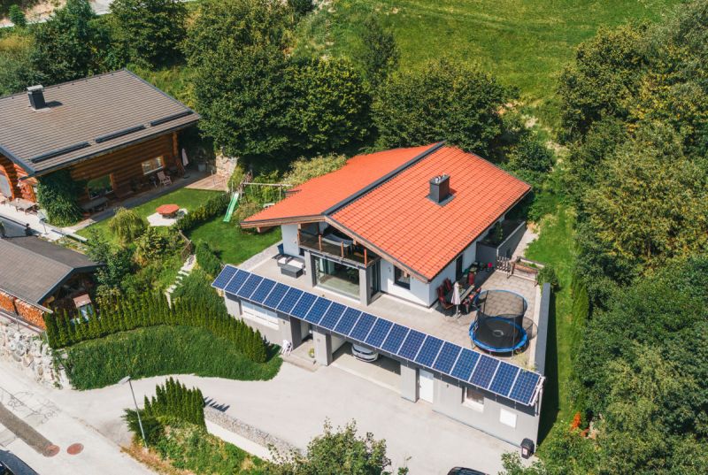 Sonnenoase am Hang - Einfamilienhaus mit Einliegerwohnung /  / 5724 Stuhlfelden / Bild 1