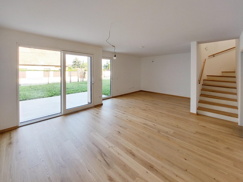 Nur 170m vom Badeteich Hirschstetten. Modernes Reihenhaus mit Garten und Vollunterkellerung /  / 1220 Wien / Bild 2