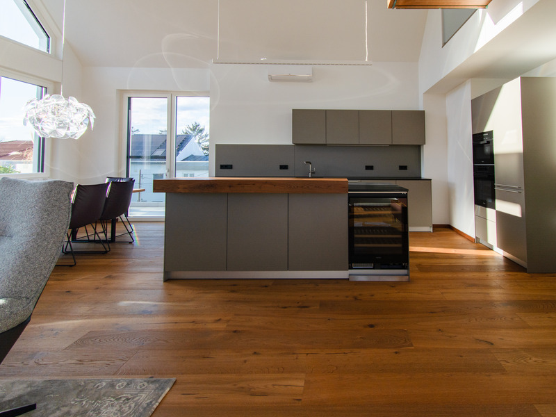 Hoch hinaus. 4-Zimmer Dachgeschosswohnung inkl. Markenkche fr beste Aussichten. Nur 220m von der Alten Donau  /  / 1220 Wien / Bild 4