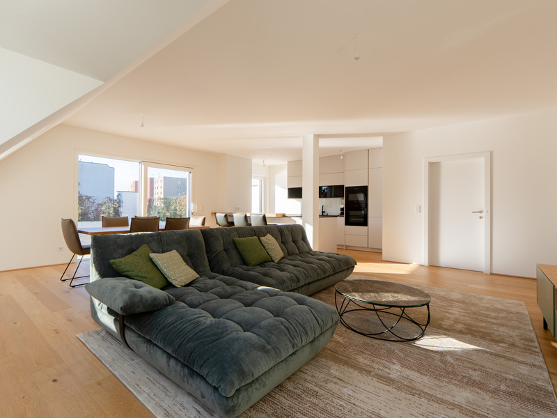 Wohnen mit Rundumblick. Dachgeschosswohnung mit viel Raum und Terrassentraum