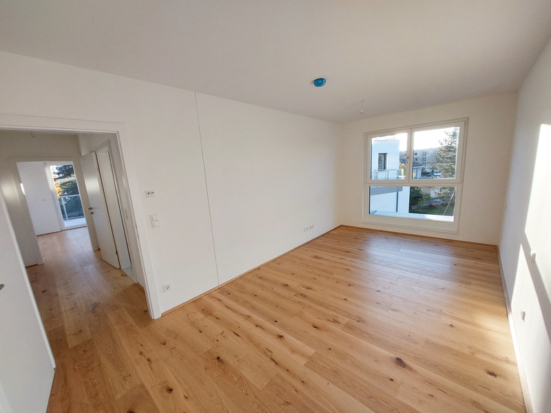 3-Zimmer Dachgeschosswohnung mit Terrasse, die alle Stcke spielt. Direkt bei der U1-Station Leopoldau /  / 1210 Wien / Bild 2