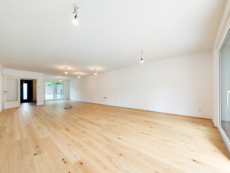 Grne Oase mitten in der Stadt. 4-Zimmer Traum mit 135 m und 100 m Garten in Aspern. Gleich einziehen.  /  / 1220 Wien / Bild 2