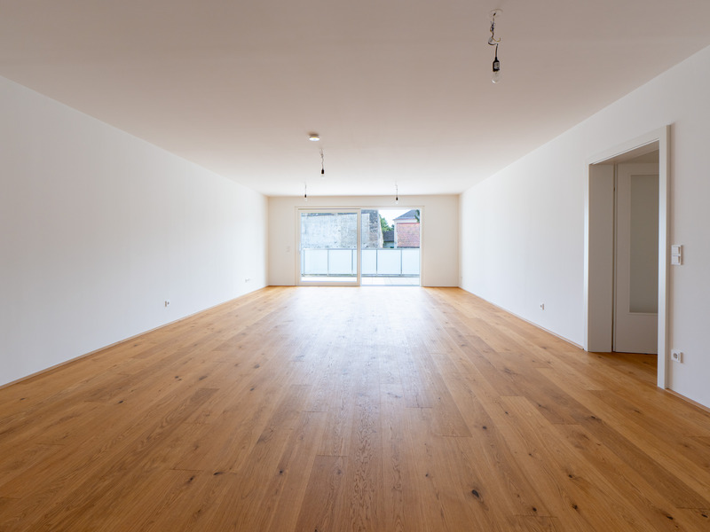 Hier werden alle Stcke gespielt. 5 Zimmer, 2 Badezimmer, 1 Terrasse zum Wohlfhlen und Leben. Gleich einziehen. 