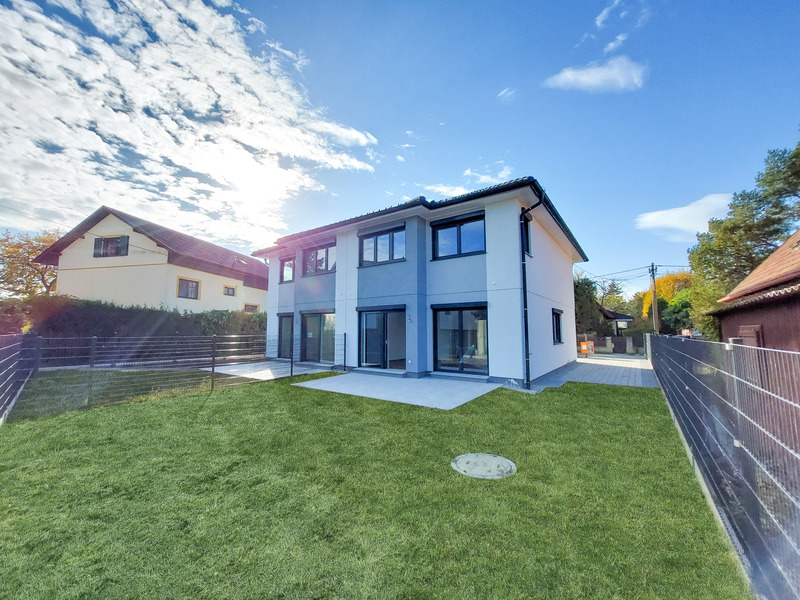 Wohnen bei der U1-Station Leopoldau. Modernes Niedrigenergiehaus in Premium-Ausführung auf Eigengrund