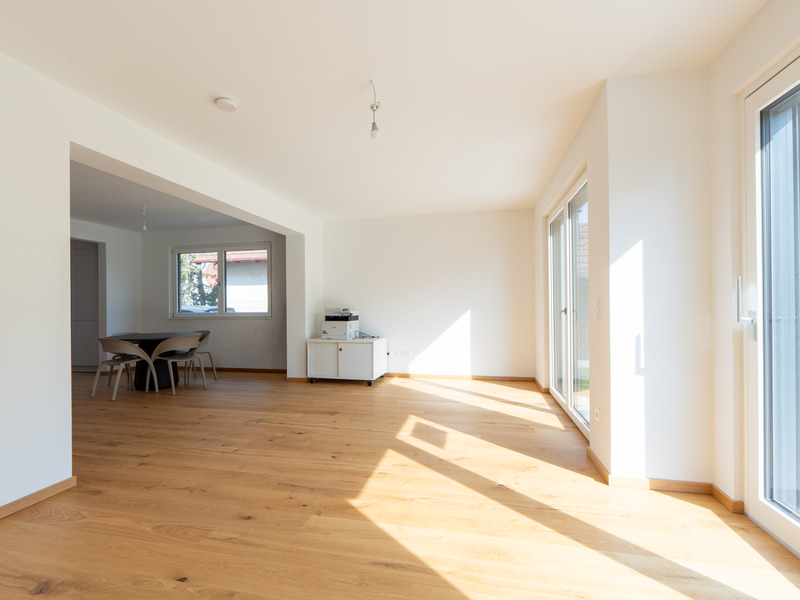 Wohnen bei der U1-Station Leopoldau. Modernes Niedrigenergiehaus in Premium-Ausführung auf Eigengrund / / 1210 Wien / Bild 1