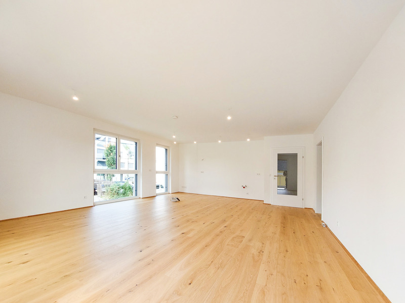 Sonnige Aussichten. Eleganter 4-Zimmer Eigentum mit Sd-Balkon. 290m von der Alten Donau entfernt /  / 1220 Wien / Bild 2