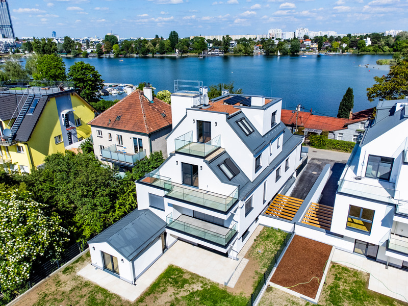 Wohnen deluxe. Prachtvolle 2-stöckige Dachgeschosswohnung mit 167 m² in absoluter Bestlage an der Alten Donau