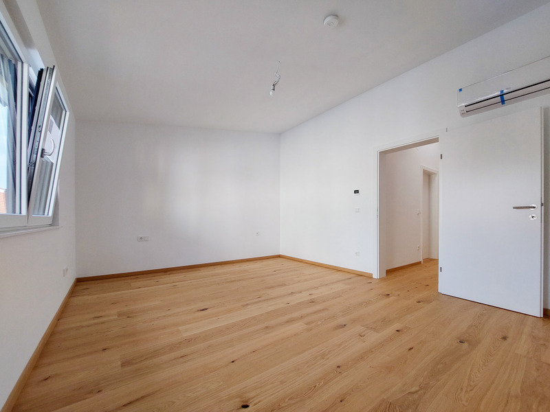 Beim Weinbaugebiet Stammersdorf: Exklusives Traumhaus mit Photovoltaik, Klimaanlage und Wrmepumpe /  / 1210 Wien / Bild 5