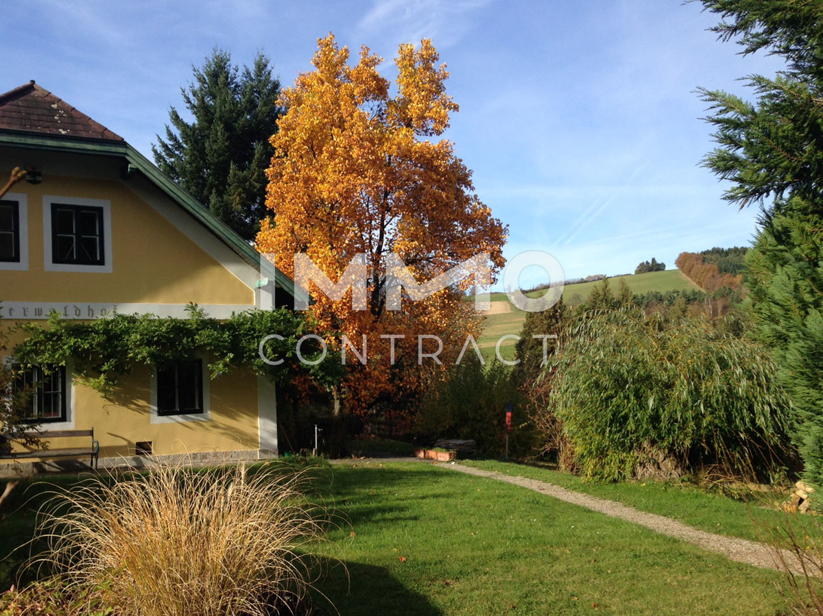 Wienerwaldhof  mit Pool im Apfelgarten  - 7 Zimmer  - 5 bedroom villa 15 km from Vienna