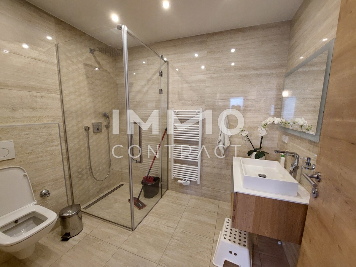 Moderne Villa mit Pool, Doppelgarage, PV-Anlage, Wrmepumpe, Smart-Home /  / 2125 Neubau / Bild 8