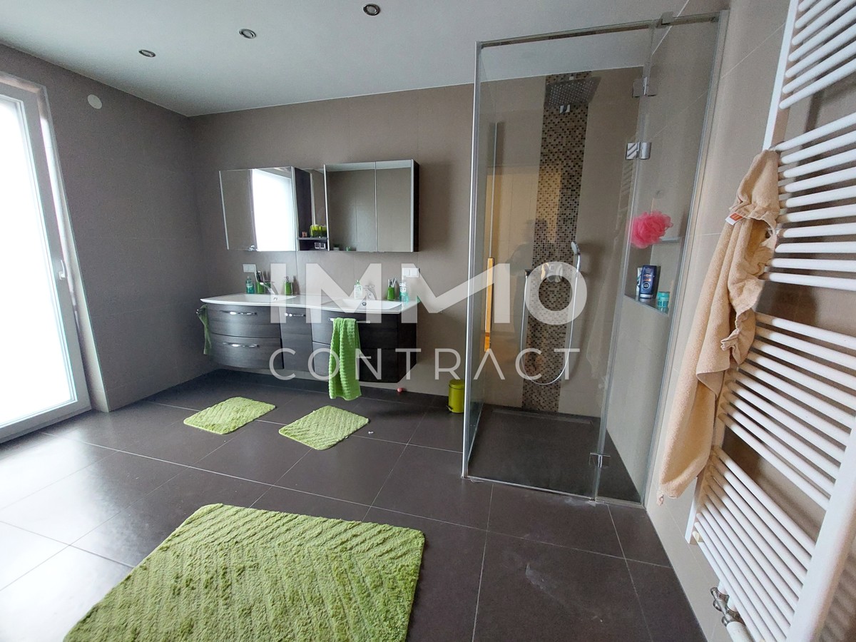 Moderne Villa mit Pool, Doppelgarage, PV-Anlage, Wrmepumpe, Smart-Home /  / 2125 Neubau / Bild 0
