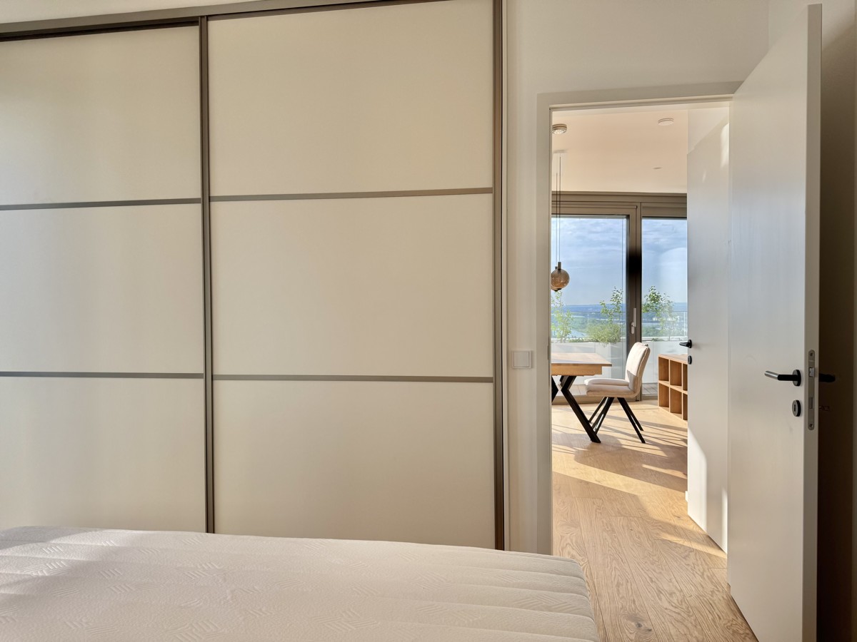 DANUBEFLATS - 45m2 Balkon inkl. Mblierung, Pool und Wellness Bereich - U1 vor der Tre! LUXUS LEBEN AM WASSER /  / 1220 Wien / Bild 9