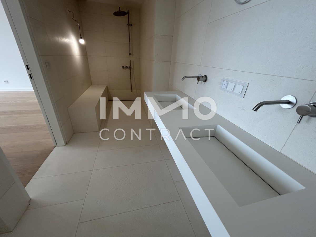 Exklusive Penthouse Wohnung auf 2 Etagen mit atemberaubenden Ausblick auf die Donau und die Innenstadt! /  / 1220 Wien / Bild 0