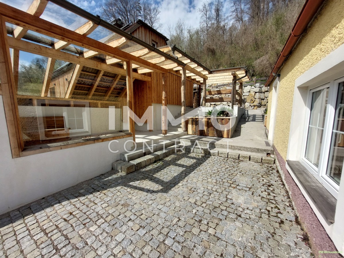 Wohnhaus mit gewissen Flair am Stadtrand in grner Lage, 93 m Wohnflche - sofort beziehbar /  / 3300 Amstetten / Bild 0