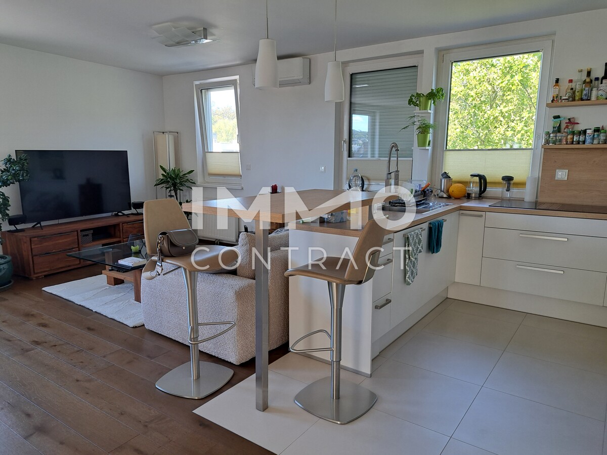 AUERGEWHNLICHE DACHGESCHOSSWOHNUNG mit XL- Terrasse und XL Garagenplatz- Topzustand- Top Preis in 1130 Wien ! /  / 1130 Wien / Bild 4