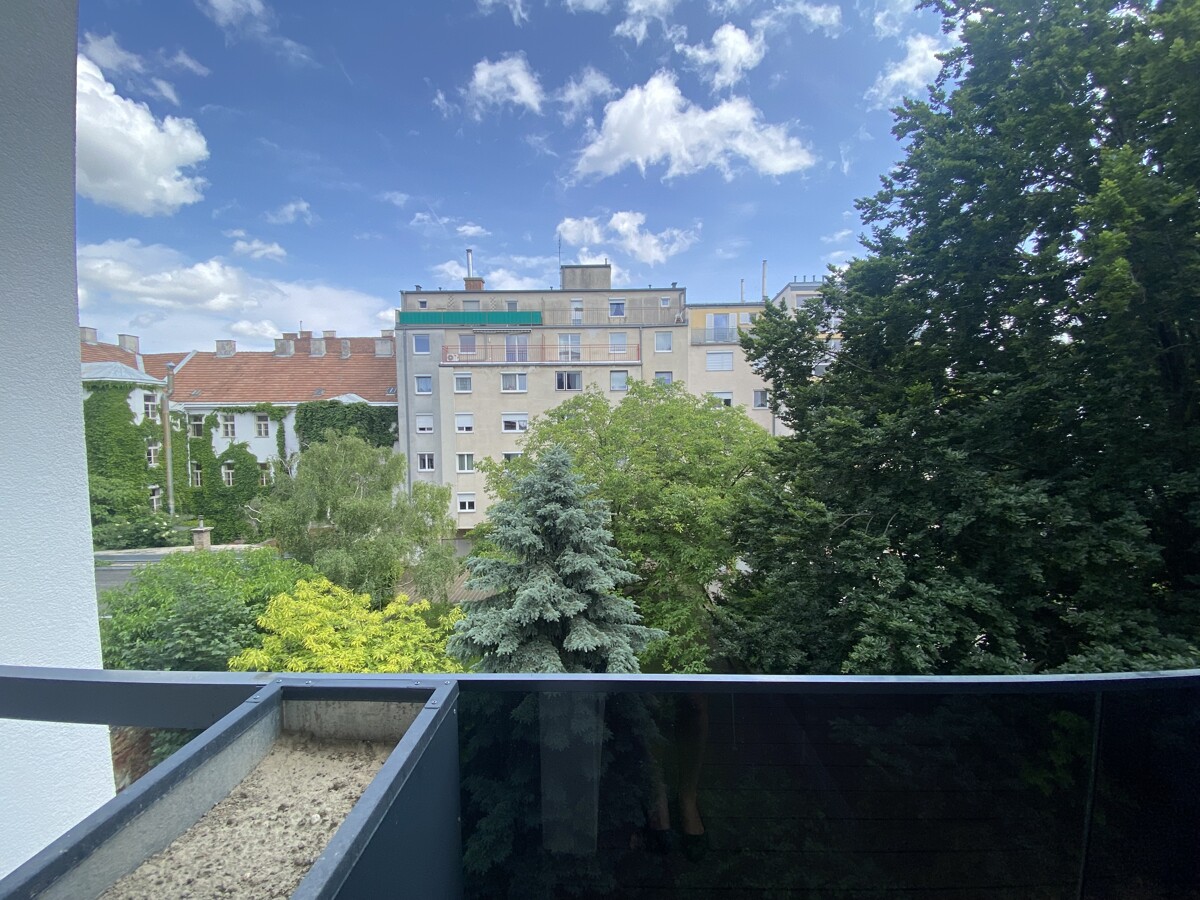 BALKON mit Grnblick - 3 Zimmer Wohnung Nhe Aupark - 2 bedroom Apartment with balcony /  / 1210 Wien / Bild 8