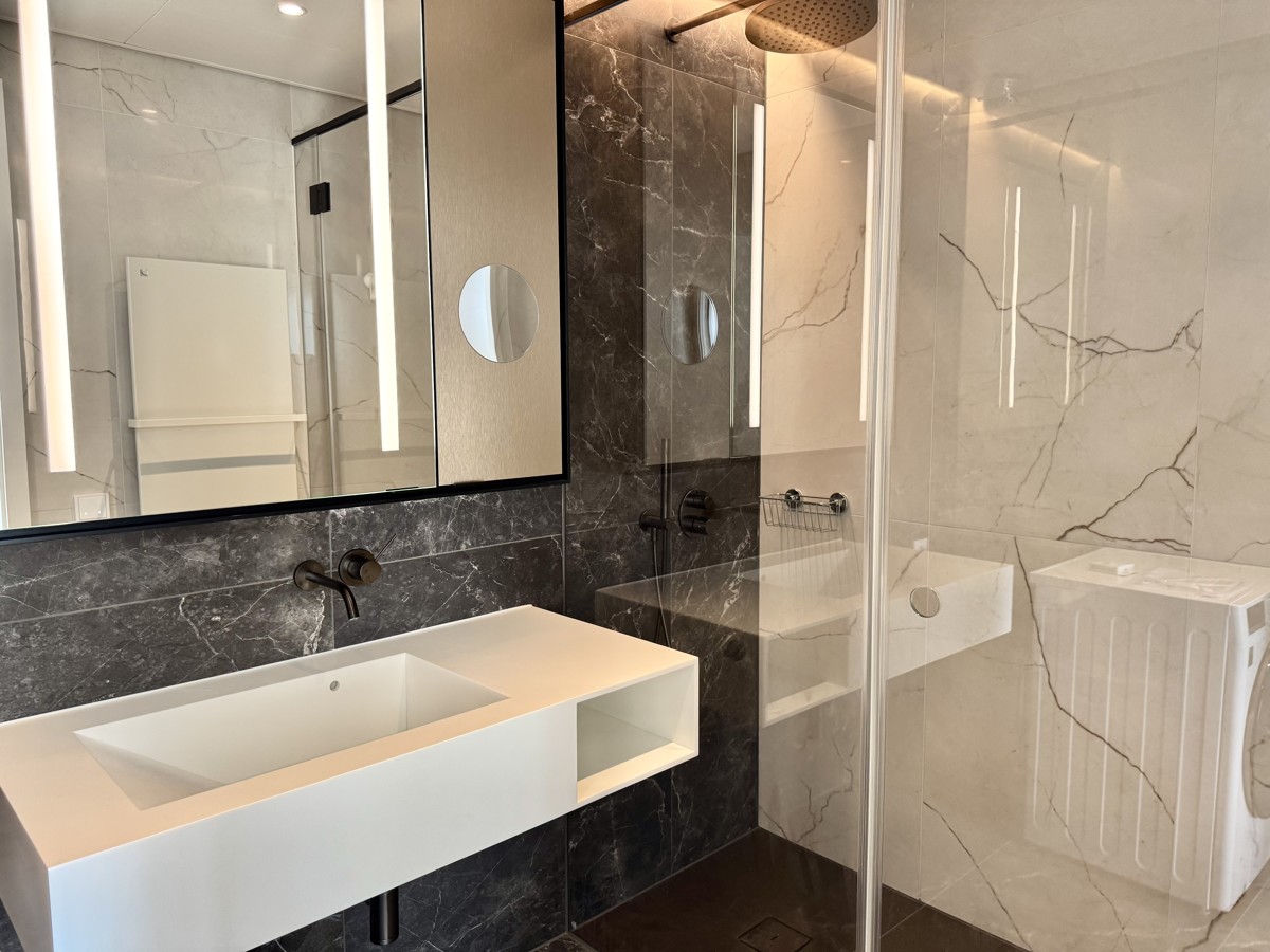 NEU! 42. Etage! Mbliert - Doorman, Gym, Pool UND den schnsten Ausblick auf Kahlenberg /  / 1220 Wien / Bild 7