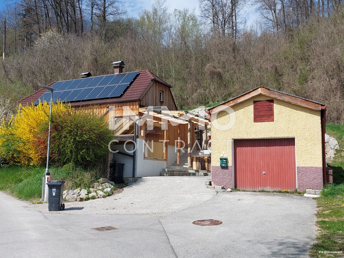 Wohnhaus mit gewissen Flair am Stadtrand in grner Lage, 93 m Wohnflche - sofort beziehbar /  / 3300 Amstetten / Bild 1