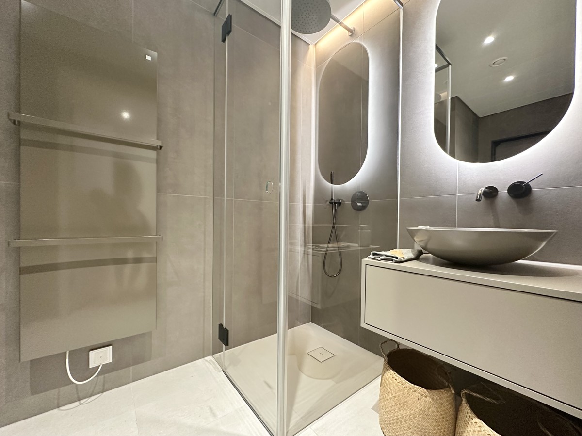 NEU! Mbliert DANUBEFLATS - Doorman, Gym, Pool, div. Lounges UND den schnsten Ausblick auf Stephansdom, Prater & Neue Donau /  / 1220 Wien / Bild 8