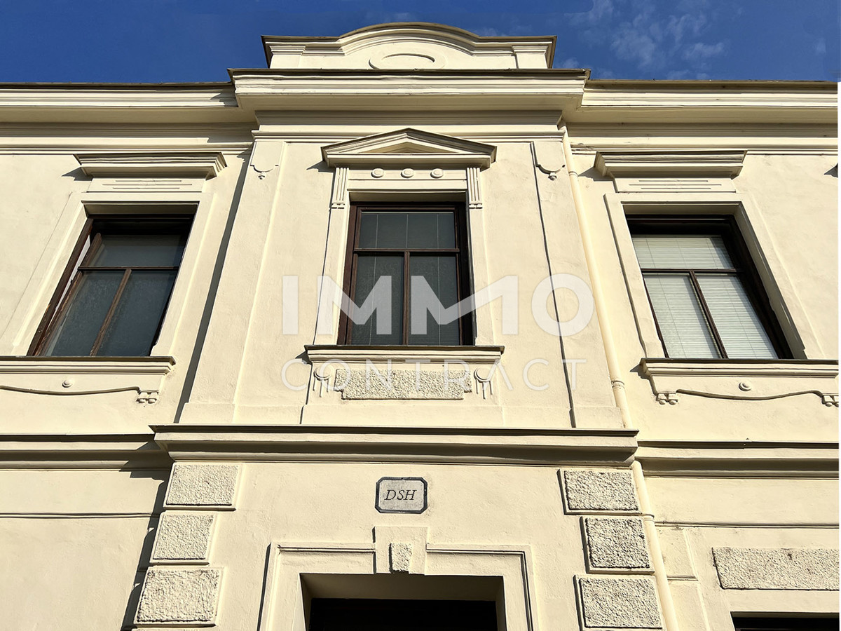 7ZI Historisches Stadthaus<br />
vollvermietet - Anlageobjekt derzeit ca.3%!