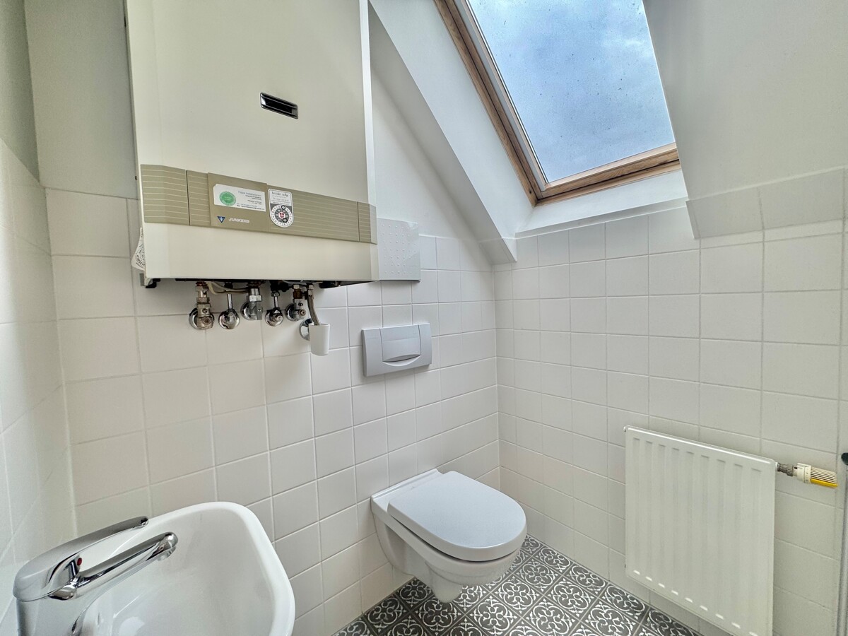 NEU! Viel Platz zum kleinen Preis: Gro, gnstig, genial - 2 Zimmer Dachgeschosswohnung /  / 1130 Wien, Hietzing / Bild 3