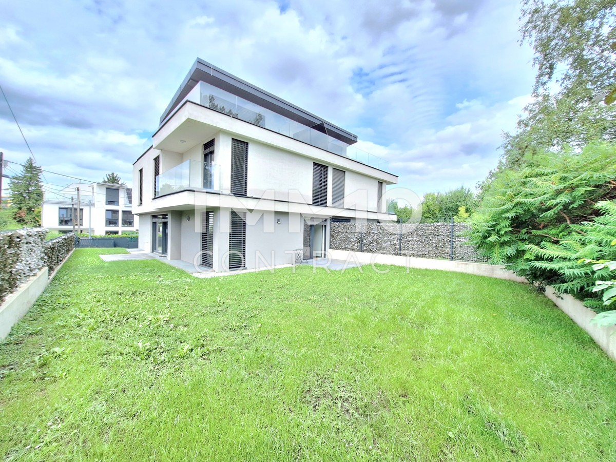 Modern Semi-detached House with Garden - UNO CITY - Moderne Doppelhaushlfte mit grozgigem Garten