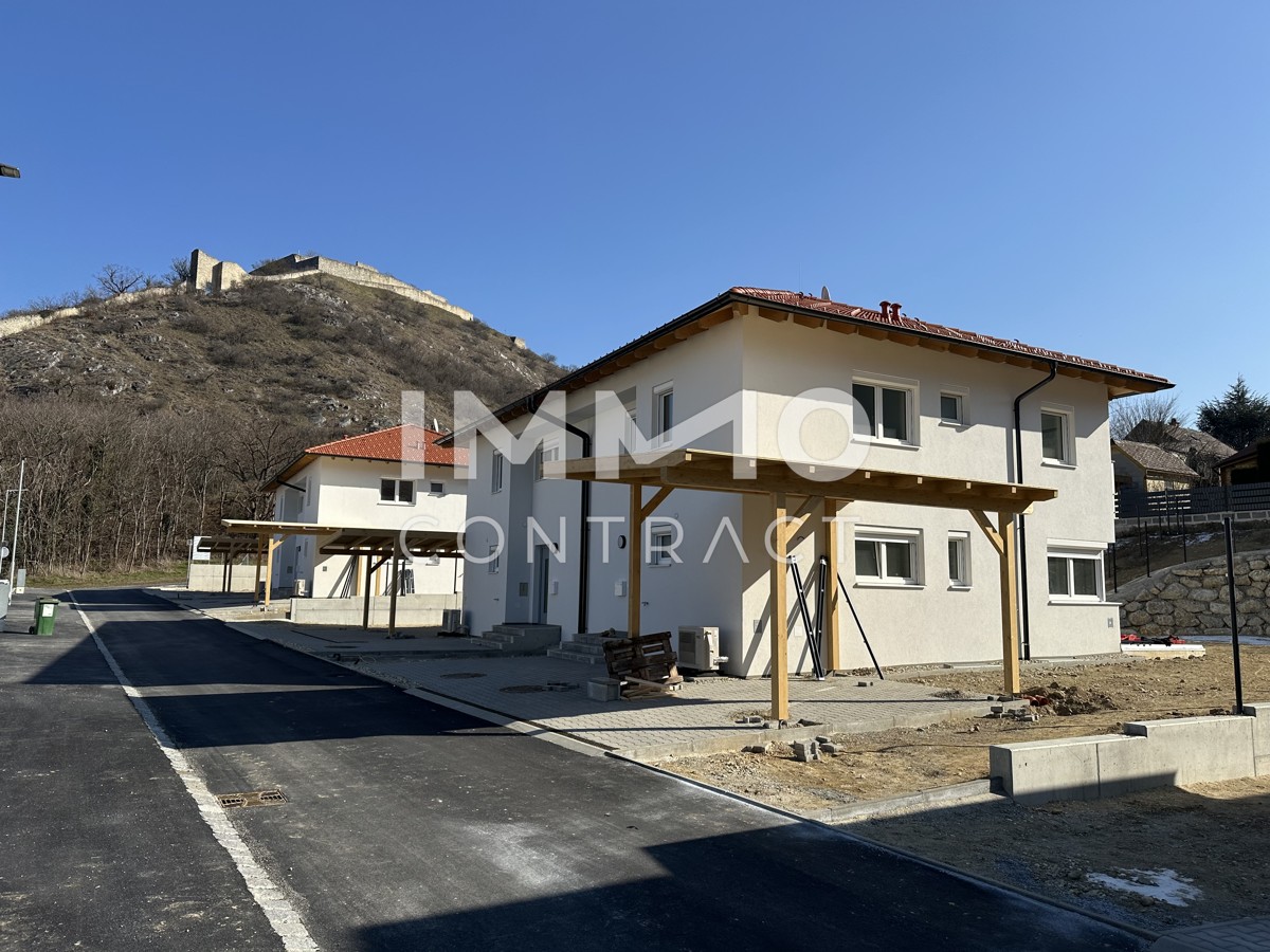 Provisionsfrei - Hainburg an der Donau - Doppelhaushälfte mit Garten