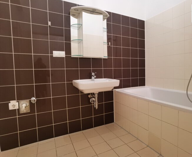Provisionsfrei fr den Mieter! 3-Zimmer-Wohnung in wunderschnem Altbau! /  / 2000 Stockerau / Bild 3