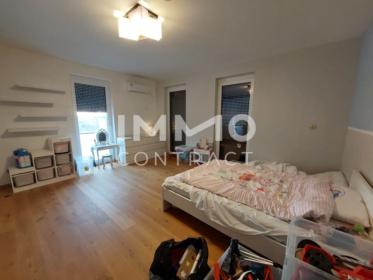 Moderne Villa mit Pool, Doppelgarage, PV-Anlage, Wrmepumpe, Smart-Home /  / 2125 Neubau / Bild 1