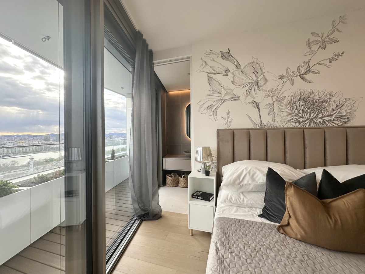NEU! Mbliert - Doorman, Gym, Pool UND den schnsten Ausblick auf Stephansdom, Prater & Neue Donau /  / 1220 Wien / Bild 1
