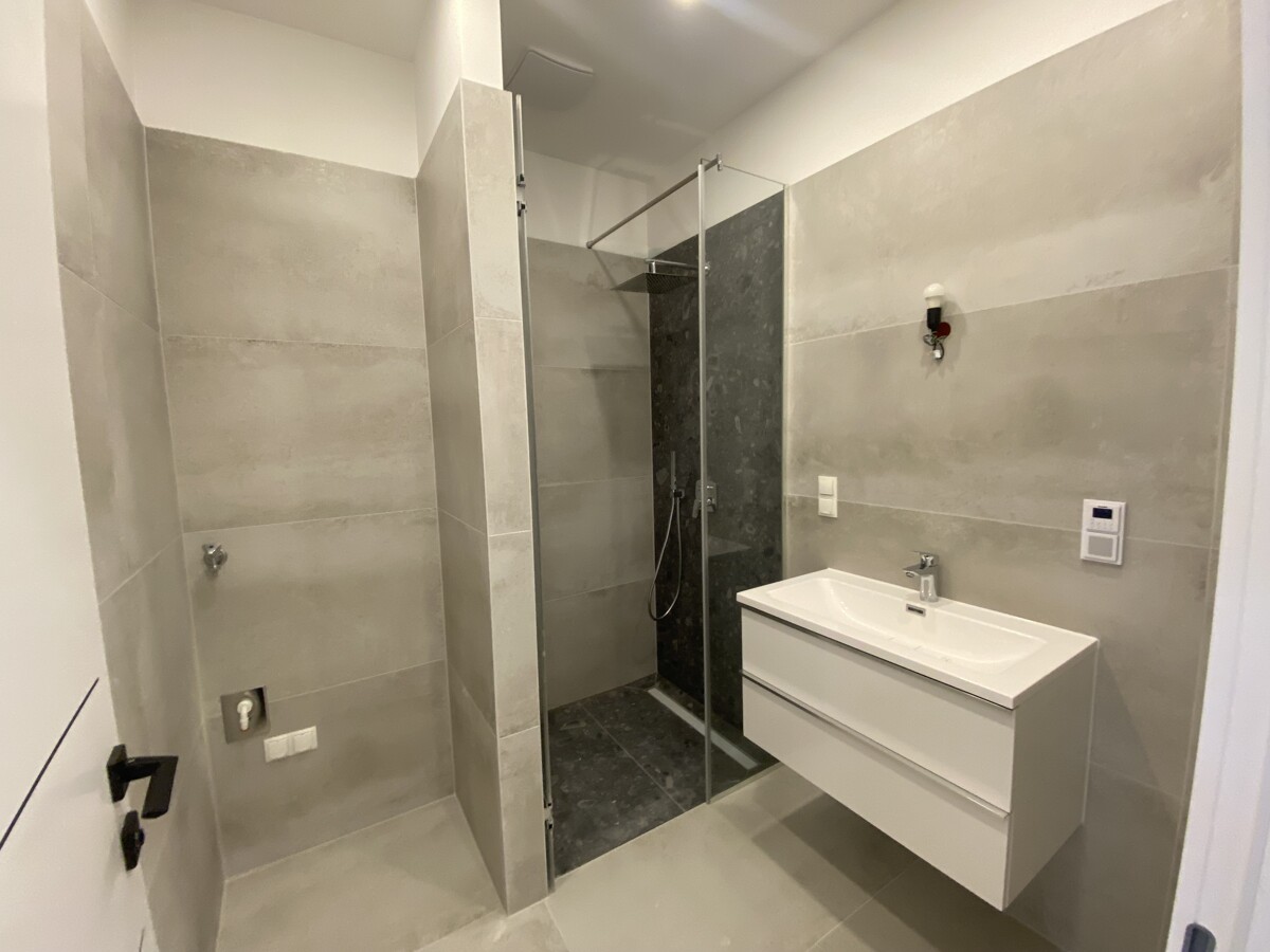 WRMEPUMPE - Altbau 3 Zimmerwohnung mit Balkon - ERSTBEZUG Nhe Aupark /  / 1210 Wien / Bild 3