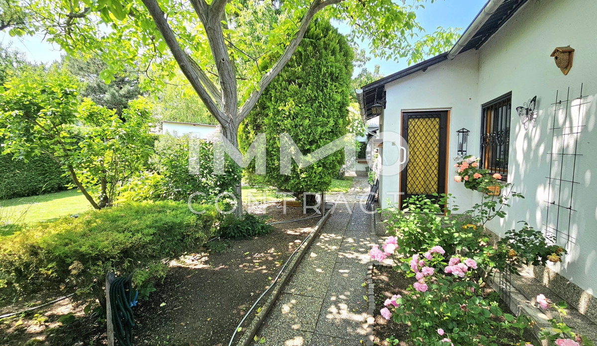 Charmantes lteres Haus mit Potential auf traumhaft idyllischem Grundstck in bester Lage /  / 2352 Gumpoldskirchen / Bild 1