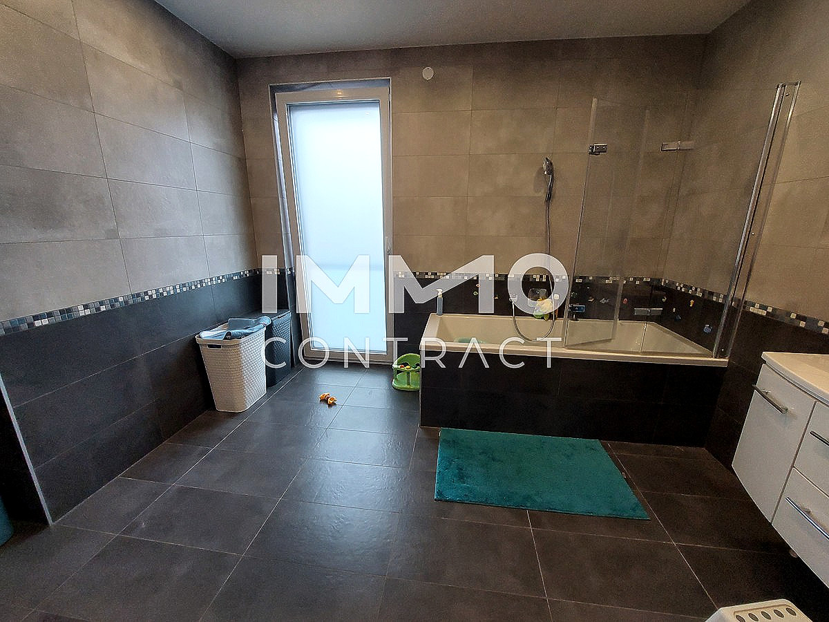 Moderne Villa mit Pool, Doppelgarage, PV-Anlage, Wrmepumpe, Smart-Home /  / 2125 Neubau / Bild 9