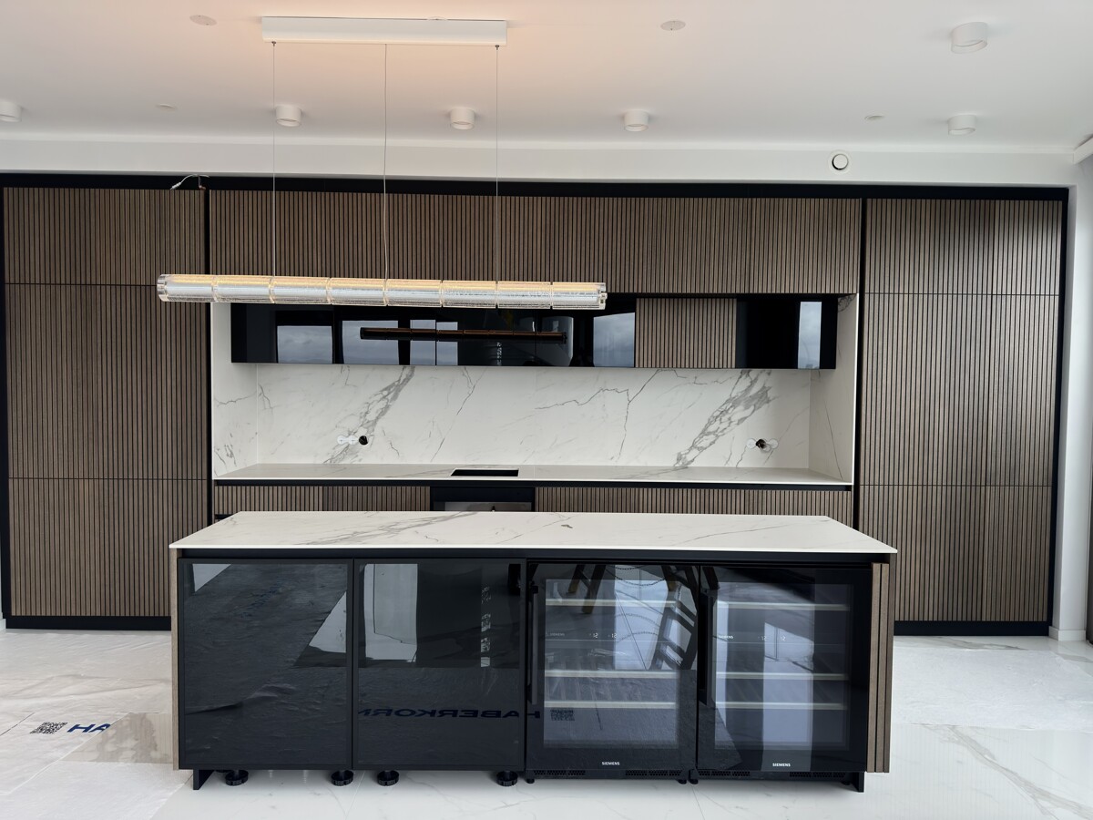 The One And Only - Luxus Leben Am Wasser - inkl. Küche, Pool und Wellness Bereich /  / 1220 Wien / Bild 2