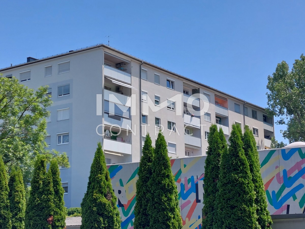 VERLASSENSCHAFT 3-ZI. WOHNUNG 92 m MIT WEST - LOGGIA  6 m UND PARKPLATZ  IM 5.OG UM ? 255.000,--
