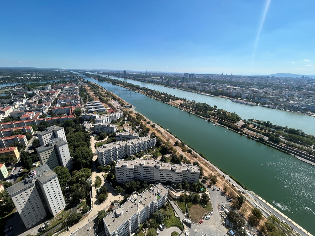 ERSTBEZUG: 2-Zimmer-Wohnung im 42. Stock mit freiem Blick auf die Alte Donau!