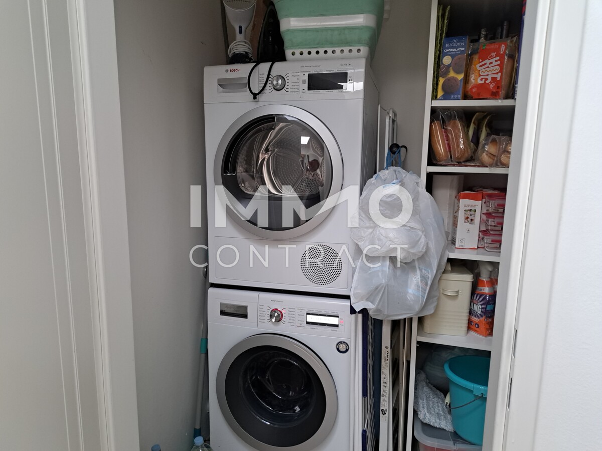 AUERGEWHNLICHE DACHGESCHOSSWOHNUNG mit XL- Terrasse und XL Garagenplatz- Topzustand- Top Preis in 1130 Wien ! /  / 1130 Wien / Bild 2
