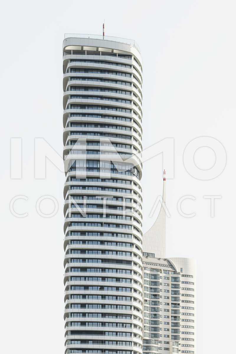 DANUBEFLATS - 45m2 Balkon inkl. Mblierung, Pool und Wellness Bereich - U1 vor der Tre! LUXUS LEBEN AM WASSER /  / 1220 Wien / Bild 0