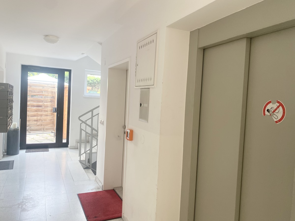 HIETZING - 2 Zimmer + BALKON in Ruhelage  I 1 Bedroom  Apartment + Balcony  INKLUSIVE TG PARKPLATZ /  / 1130 Wien, Hietzing / Bild 8