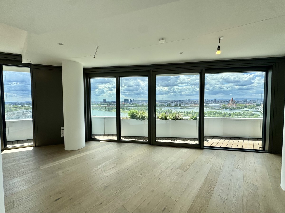 NEU! Doorman, Gym, Pool, div. Lounges UND den schnsten Ausblick auf Stephansdom, Prater & Neue Donau /  / 1220 Wien / Bild 1