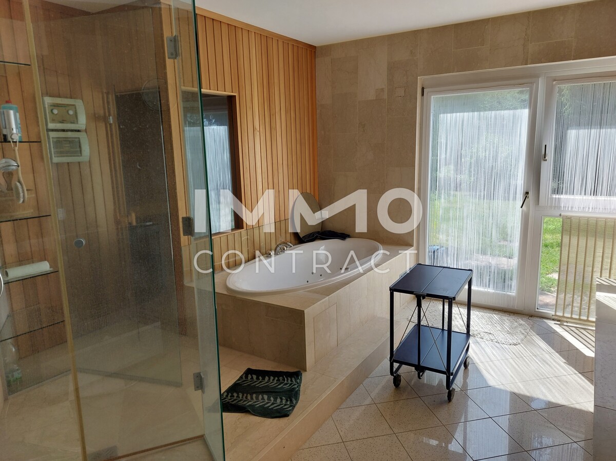 LASSNITZHHE NAHE GRAZ:  EINZIGARTIGE LUXUSVILLA MIT ALLEN EXTRAS /  / 8301 Lassnitzhhe / Bild 1