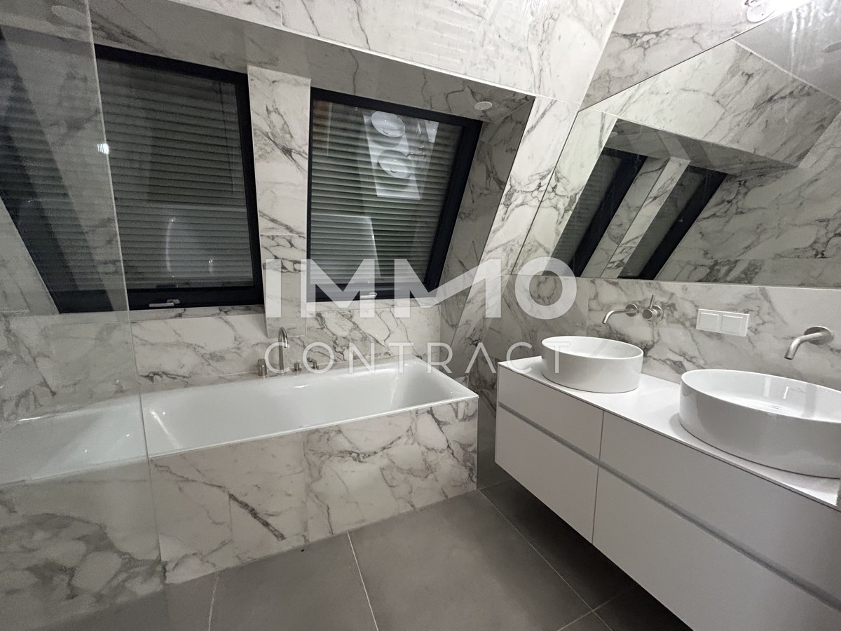 GROSSZGIGE 2-ZIMMER-WOHNUNG MIT
BALKON /  / 1040 Wien / Bild 8