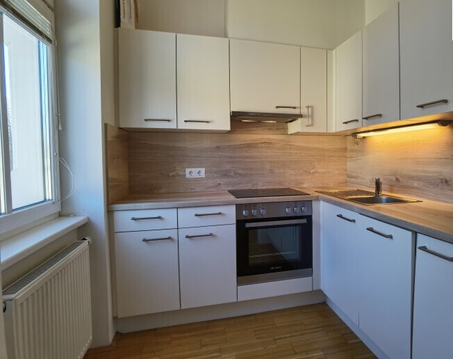 Provisionsfrei fr den Mieter! 3-Zimmer-Wohnung in wunderschnem Altbau!